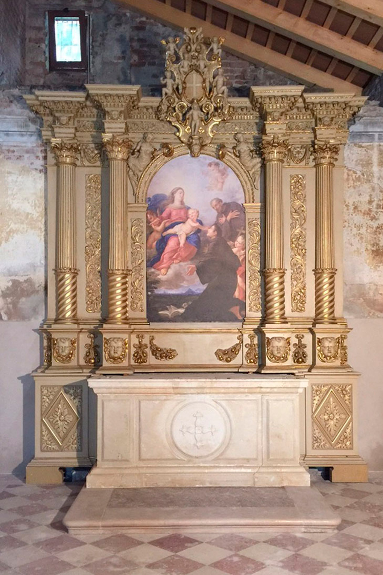 Anguillara Veneta_Altare dell'Oratorio presso Villa Arca del Santo