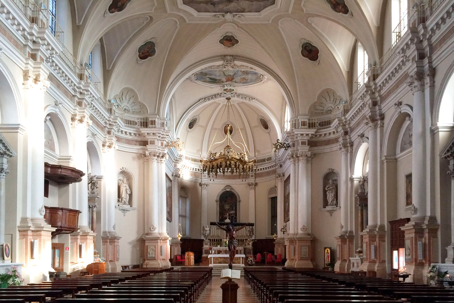 Conselve_Interno del Duomo di San Lorenzo