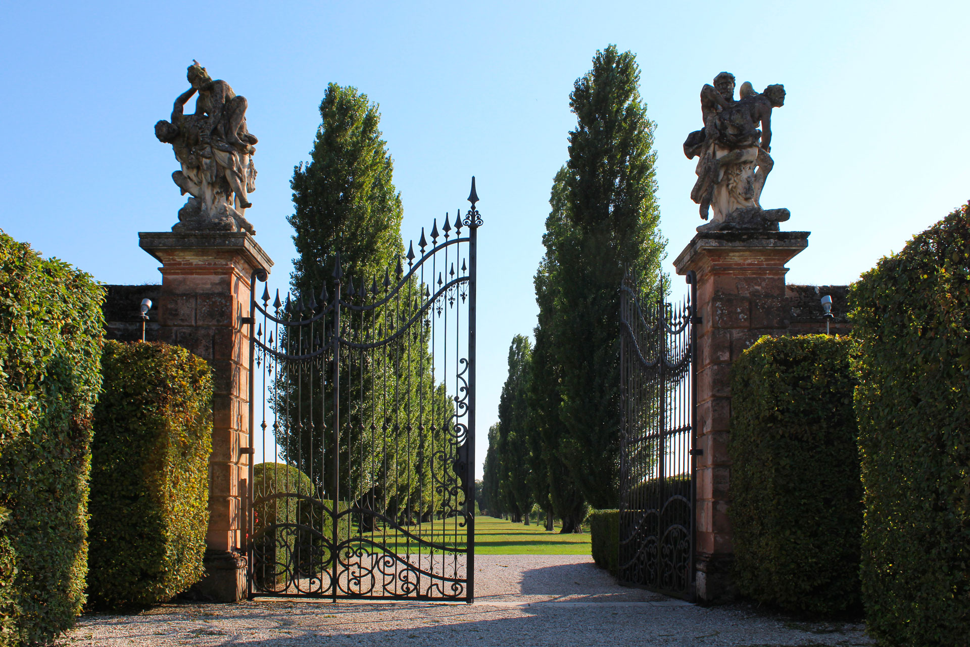 Bagnoli di Sopra_Cancello interno del giardino di Villa Widmann Borletti